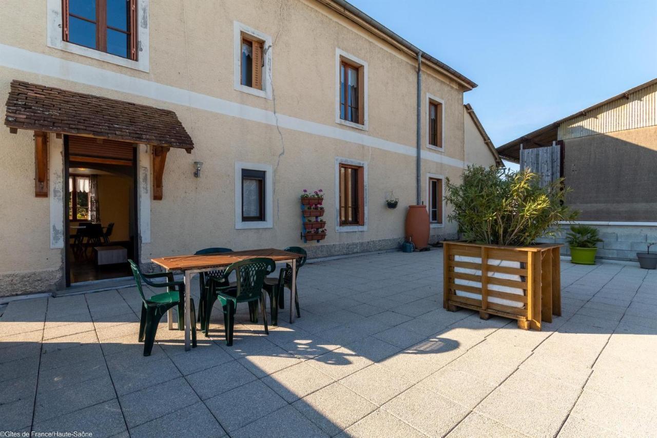 Les Hirondelles Villa Pesmes Eksteriør bilde